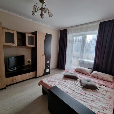 Port City Apartment Lutsʼk Екстериор снимка